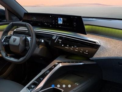 Gebraucht Peugeot 5008 GT 145 PS (106 kW) 2025 Van / Kleinbus