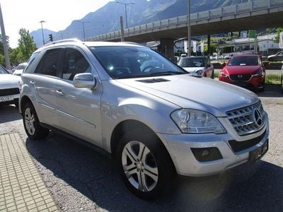 Grau Gebraucht 2009 Mercedes ML320 SUV | € 12.900 (Fairer Preis)