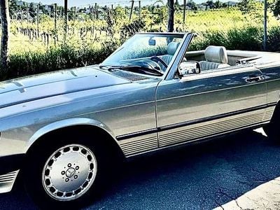Silber Gebraucht 1986 Mercedes 560 Cabrio | € 35.900
