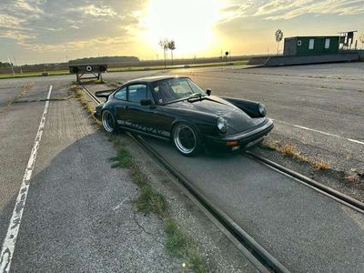 Porsche 911 Carrera