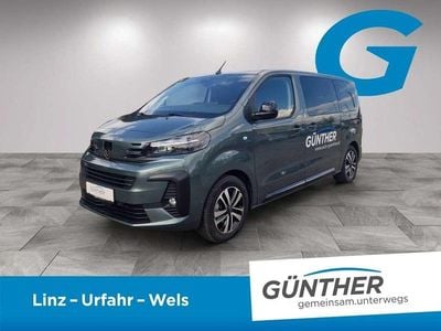 Grün Gebraucht 2025 Peugeot Traveller Premium Van / Kleinbus | € 50.489