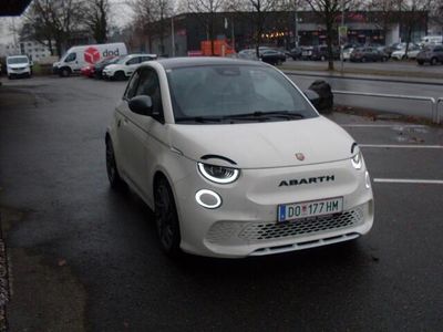 Weiß Neu 2025 Abarth 500e Kleinwagen | € 31.900