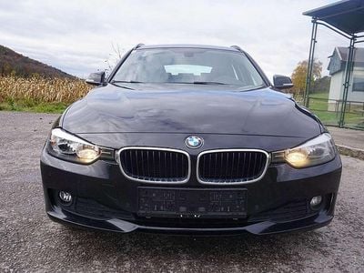 Schwarz Gebraucht 2012 BMW 320 Kombi | € 6.390 (Fairer Preis)