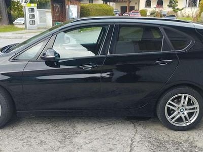 Schwarz Gebraucht 2016 BMW 214 Advantage Kombi | € 12.000