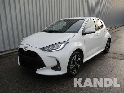 Weiß Gebraucht 2025 Toyota Yaris Hybrid Active Kleinwagen | € 21.990 (Fairer Preis)
