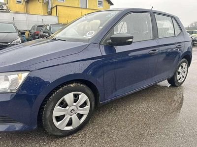 Blau Gebraucht 2015 Skoda Fabia Active Kleinwagen | € 5.190