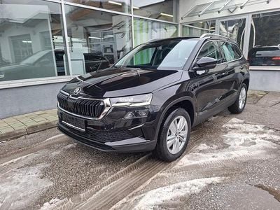 Neu Skoda Karoq Selection 150 PS (110 kW) 2026 Schwarz  metallicperleffektno SUV