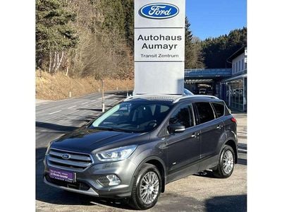 Gebraucht Ford Kuga Titanium 150 PS (110 kW) 2017 Grau SUV