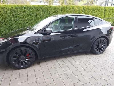 Schwarz Gebraucht 2024 Tesla Model Y Performance SUV | € 42.500 (Fairer Preis)