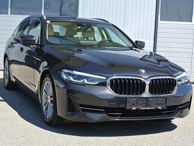 Grau Gebraucht 2022 BMW 530 Performance Kombi | € 32.900