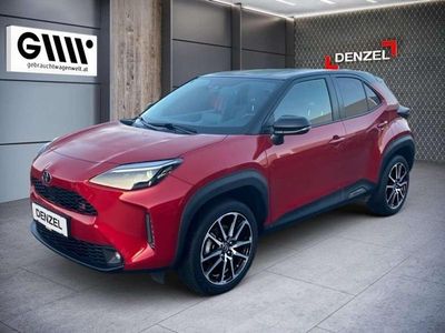 Emotional red bicol Gebraucht 2023 Toyota Yaris Hybrid Sport Limousine | € 24.990 (Fairer Preis)