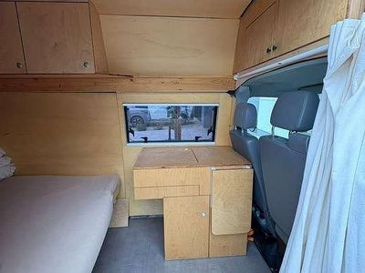 Rot Gebraucht 2004 VW T5 Van | € 9.990