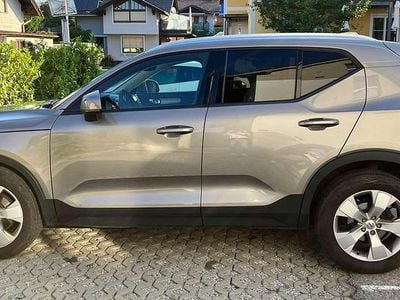 Grau Gebraucht 2021 Volvo XC40 Momentum SUV | € 27.500 (Fairer Preis)