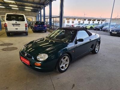 Dunkelgrün Gebraucht 1997 MG F Cabrio | € 10.950