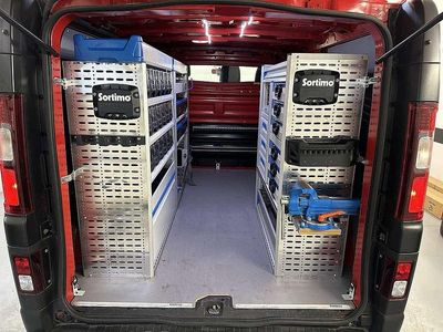 Rot Gebraucht 2019 Opel Vivaro Edition Van / Kleinbus | € 15.590 (Fairer Preis)