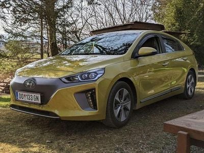 Gelb Gebraucht 2017 Hyundai Ioniq Premium Kleinwagen | € 12.500 (Fairer Preis)