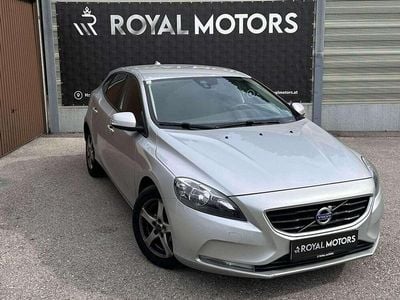 Silber Gebraucht 2016 Volvo V40 Kinetic Kombi | € 9.490 (Superpreis)