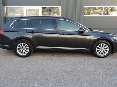 Grau Gebraucht 2020 VW Passat Business Kombi | € 23.790 (Fairer Preis)