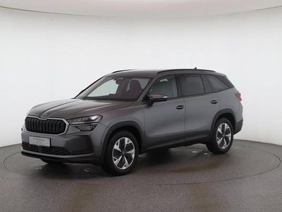 Mittelgrau metallic Neu 2025 Skoda Kodiaq Selection SUV | € 56.650