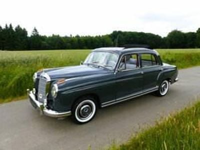 Grau Gebraucht 1956 Mercedes 220 Limousine | € 56.000