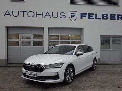 Weiss normal Gebraucht 2024 Skoda Superb Selection Kombi | € 37.450 (Teuer)