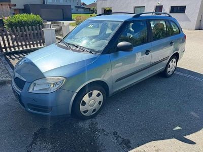 Blau Gebraucht 2009 Skoda Fabia Clever Kleinwagen | € 1.980 (Etwas zu teuer)
