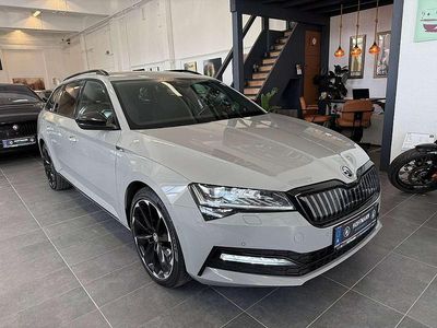 Grau Gebraucht 2020 Skoda Superb SportLine Kombi | € 20.990 (Teuer)