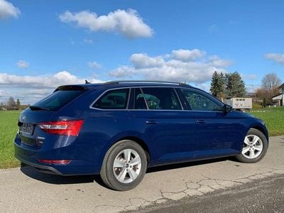 Blau Gebraucht 2018 Skoda Superb Kombi | € 14.900 (Superpreis)