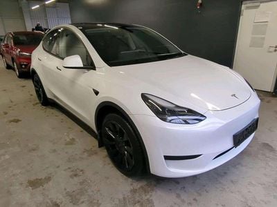 Weiß Gebraucht 2024 Tesla Model Y RWD SUV | € 36.475