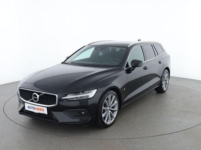 Gebraucht Volvo V60 Momentum 150 PS (110 kW) 2020 Schwarz Kombi