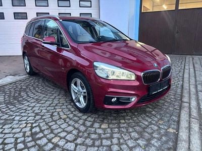 Rot Gebraucht 2016 BMW 220 Luxury Line Van / Kleinbus | € 11.900 (Guter Preis)