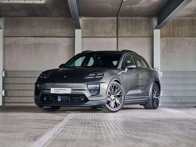 Dunkelgrün metallic Gebraucht 2025 Porsche Macan SUV | € 99.460
