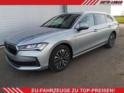 Neu Skoda Superb Selection 193 PS (141 kW) 2025 Pebble silber metallic Kombi