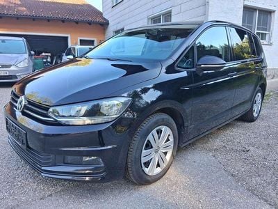 Schwarz Gebraucht 2019 VW Touran Trendline Van / Kleinbus | € 14.990 (Fairer Preis)