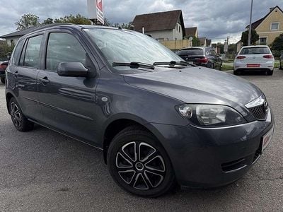 Grau Gebraucht 2004 Mazda 2 Limousine | € 990