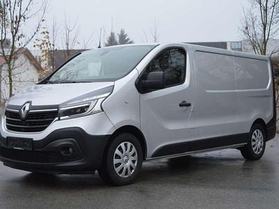 Silber Gebraucht 2021 Renault Trafic Van / Kleinbus | € 14.500