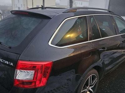 Schwarz Gebraucht 2015 Skoda Octavia Style Kombi | € 3.600