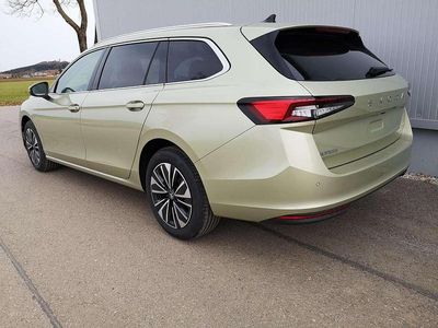 Grau Neu 2025 Skoda Superb Selection Kombi | € 52.288 (Guter Preis)