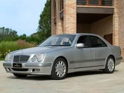 Grau Gebraucht 2000 Mercedes E430 Limousine | € 21.500