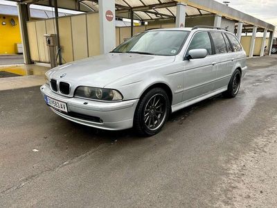 Gebraucht BMW 525 163 PS (119 kW) 2001 Silber Kombi