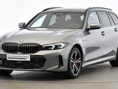 Gebraucht BMW 330e 184 PS (135 kW) 2025 Grau Kombi