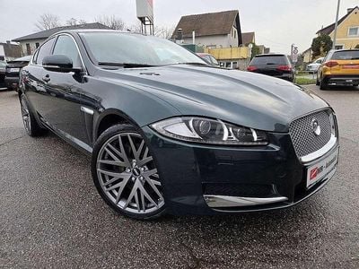Grün Gebraucht 2013 Jaguar XF Luxury Limousine | € 13.990