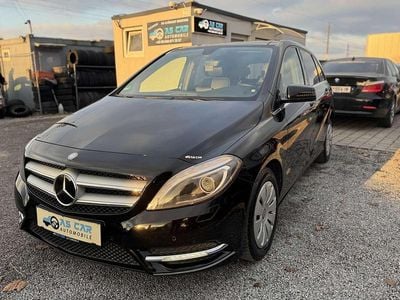 Schwarz Gebraucht 2012 Mercedes B200 Van / Kleinbus | € 9.900