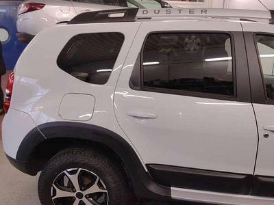 Weiß Gebraucht 2017 Dacia Duster SUV | € 12.800