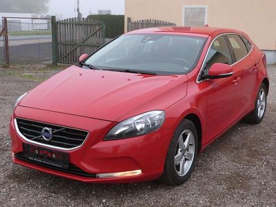 Rot Gebraucht 2012 Volvo V40 Momentum Kombi | € 7.990