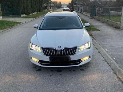Weiß Gebraucht 2019 Skoda Superb Style Kombi | € 17.999 (Fairer Preis)
