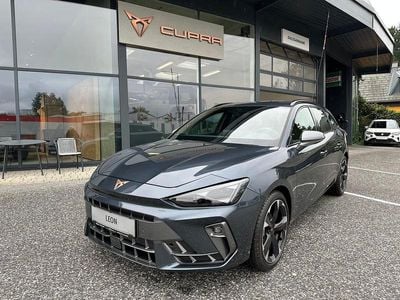 Dunkelgrau metallicperleffekt Neu 2025 Cupra Leon Kombi | € 35.956 (Etwas zu teuer)