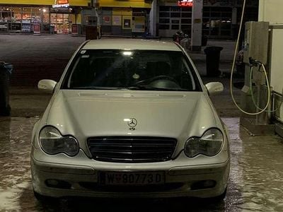 Gebraucht 2001 Mercedes C200 Classic Limousine | € 4.900 (Etwas zu teuer)
