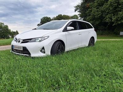 Gebraucht 2014 Toyota Auris Lounge Kombi | € 11.990 (Fairer Preis)