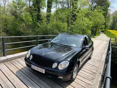 Mercedes E200